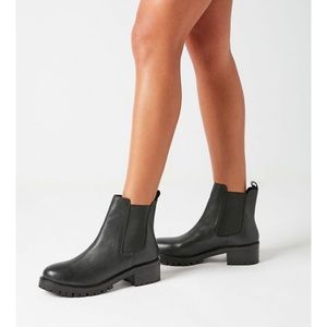 Size 10 Urban Outfitters Black Zoe Chelsea Boots
